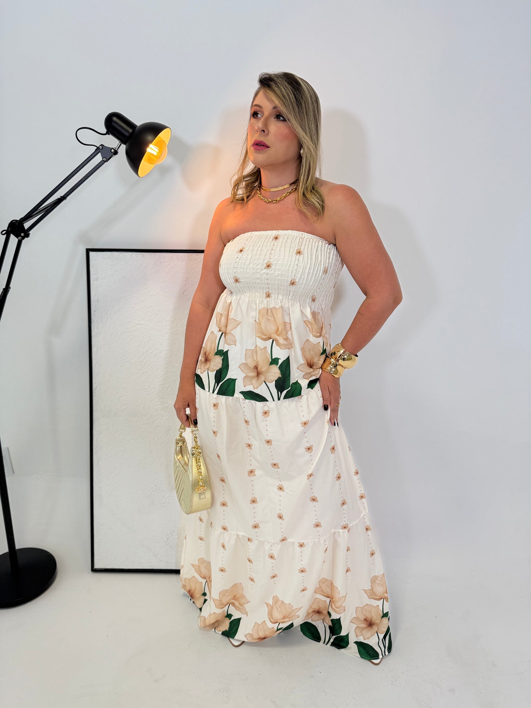 Vestido Longo Flora em Crepe de Seda - O Romance e a Leveza que Você Merece