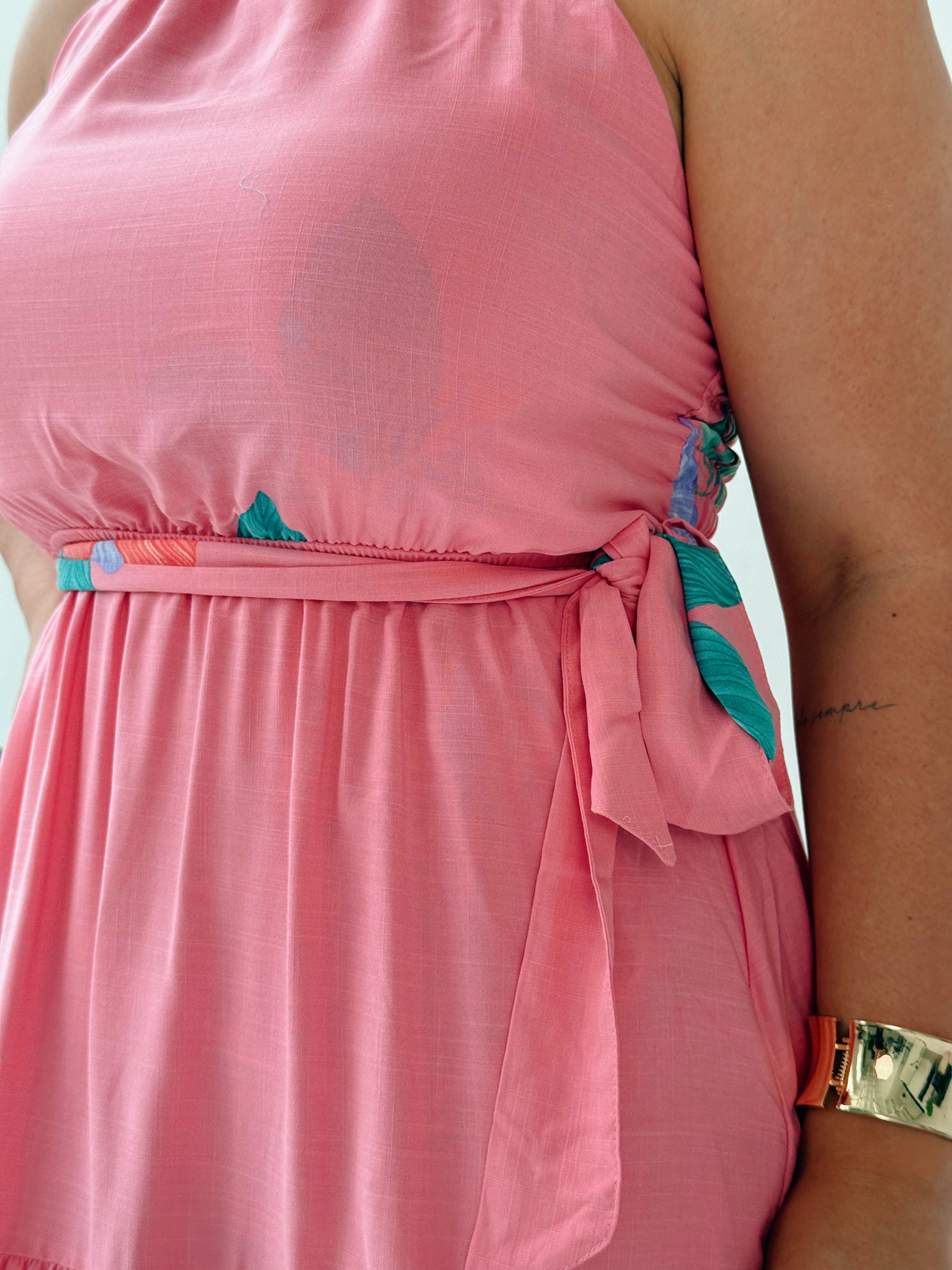 Vestido MIDI Laís Rosa – Leveza, Feminilidade e Elegância Natural