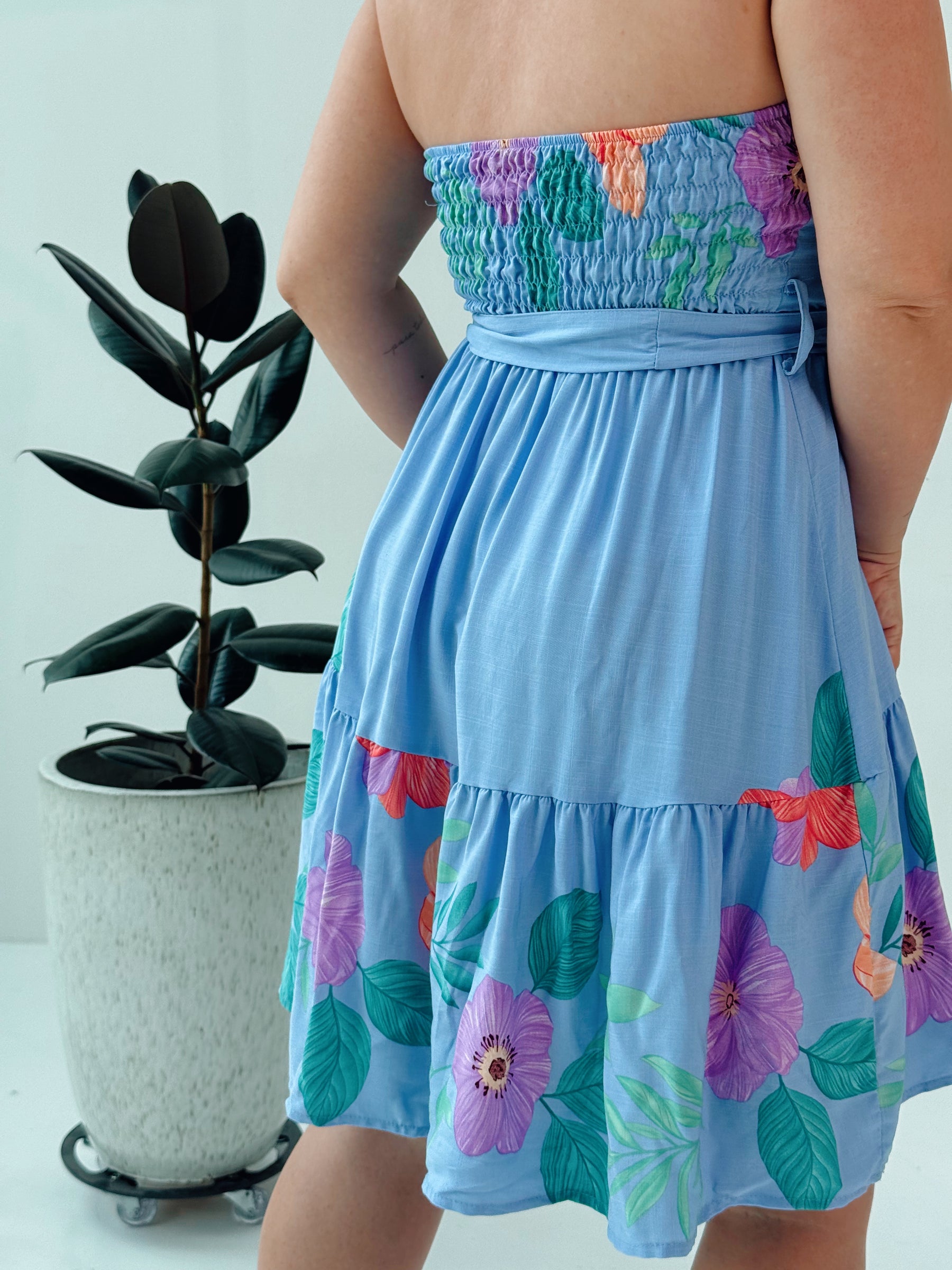 Vestido MIDI Laís Azul – Leveza, Feminilidade e Elegância Natural