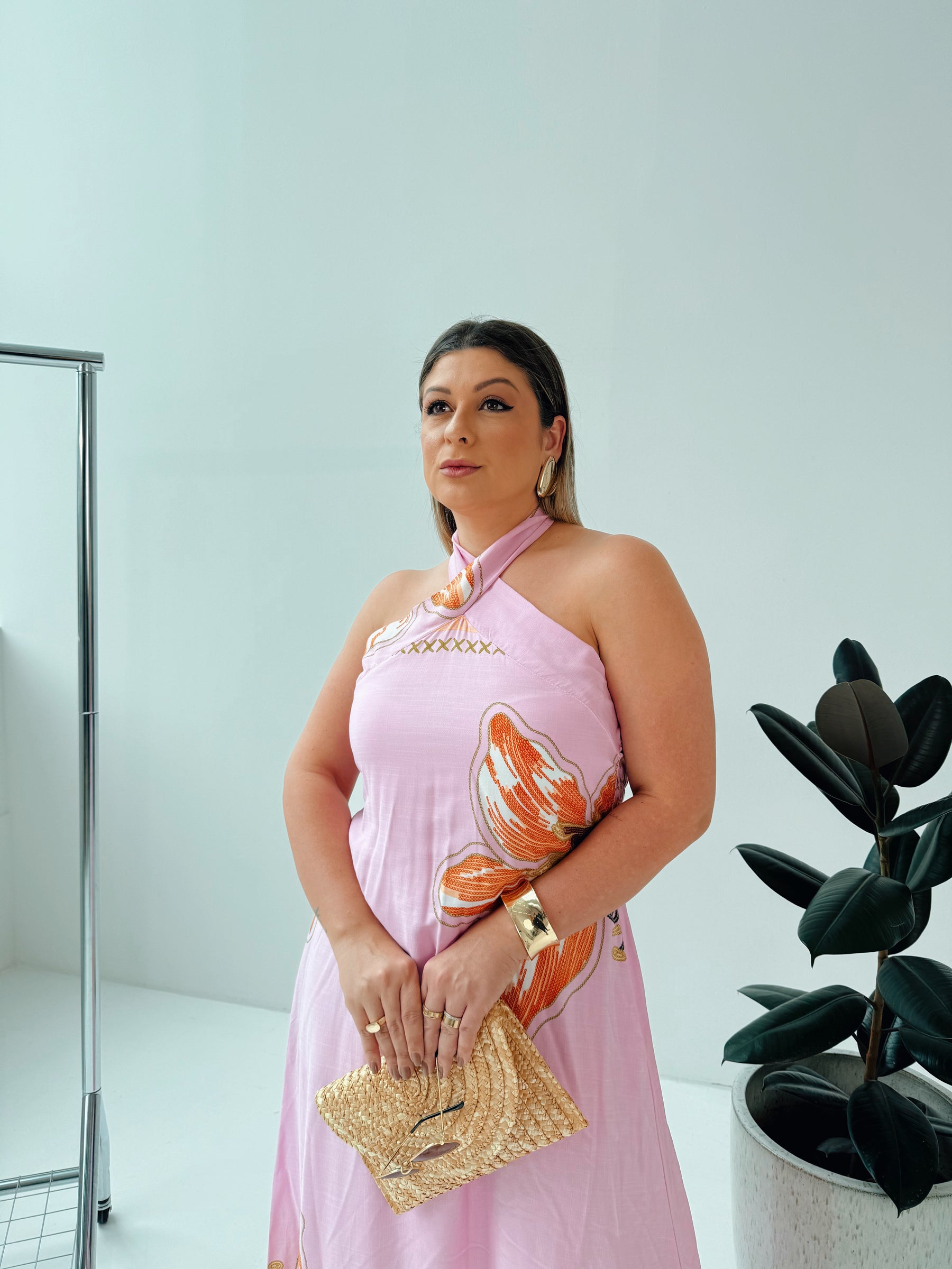 Vestido Laura – Elegância e Conforto em Tecido Leve de Viscose com Linho