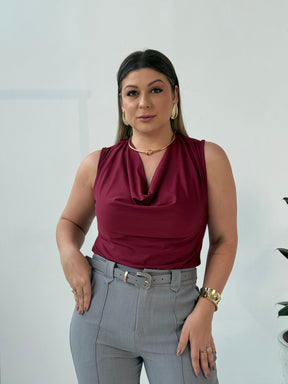 Blusa Roberta – Sofisticação e Conforto com Toque Contemporâneo