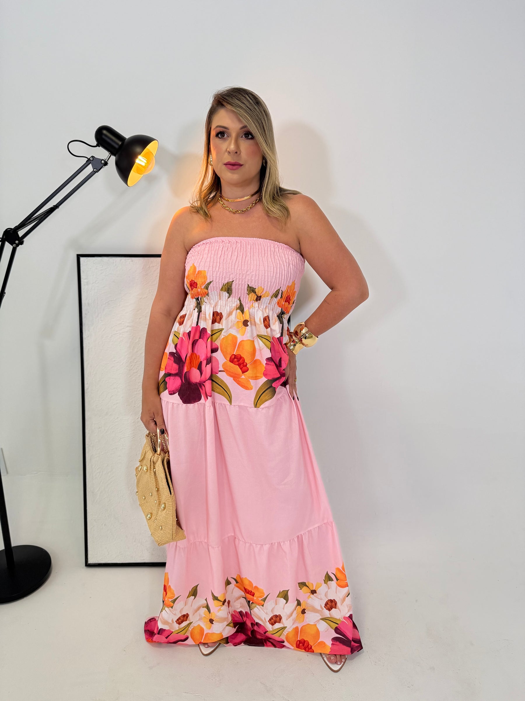 Vestido Longo Flora em Crepe de Seda - O Romance e a Leveza que Você Merece