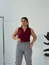 Blusa Roberta – Sofisticação e Conforto com Toque Contemporâneo