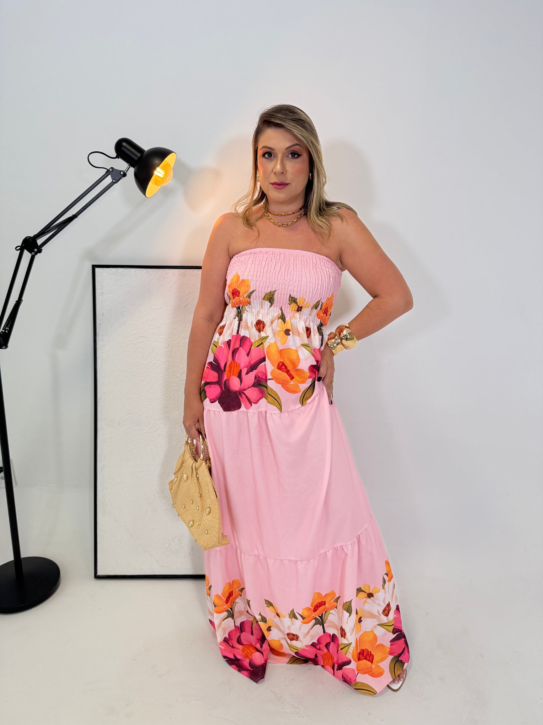 Vestido Longo Flora em Crepe de Seda - O Romance e a Leveza que Você Merece