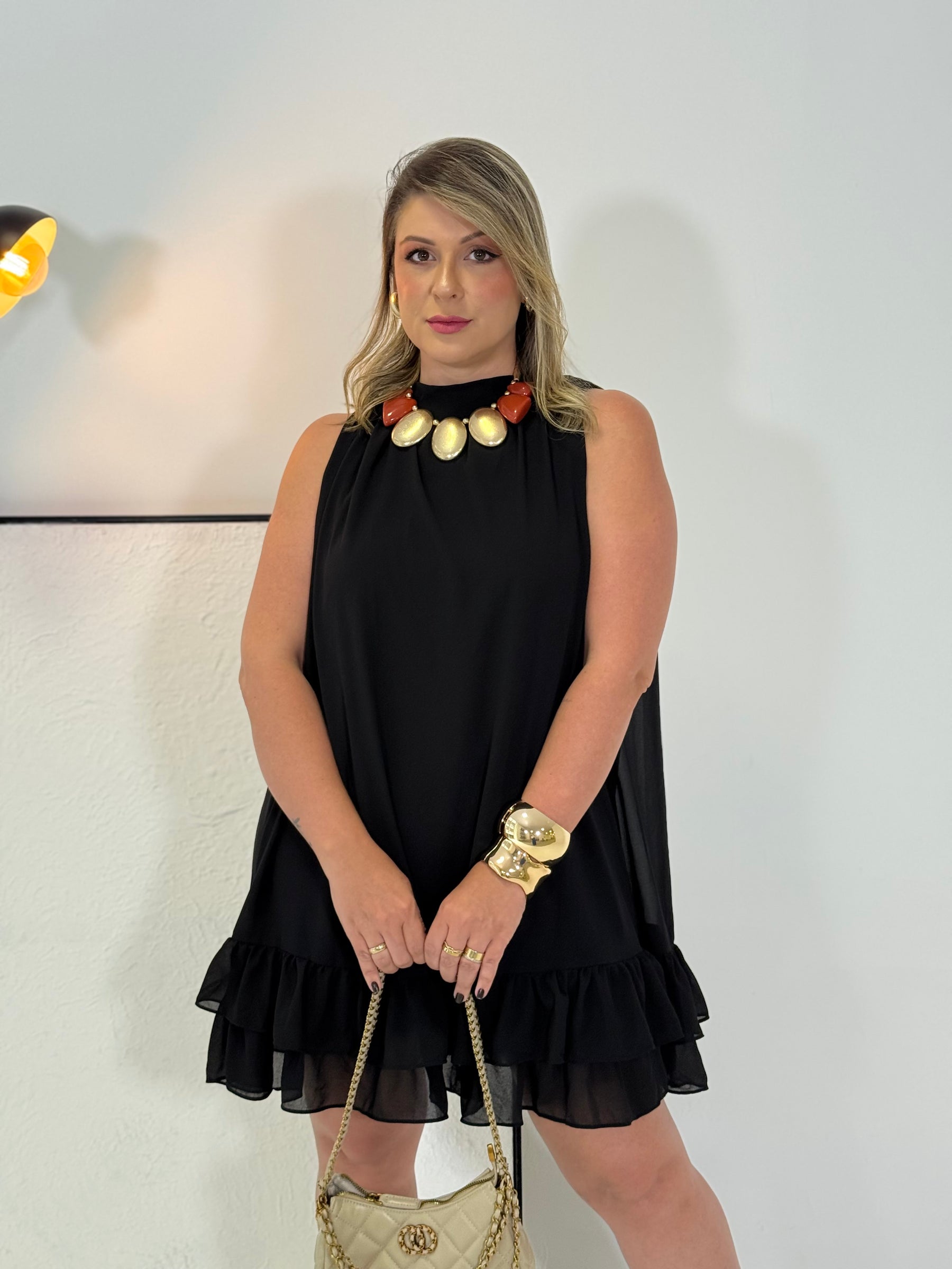 Vestido Aurora Preto - Midi com balanço perfeito e fluidez natural