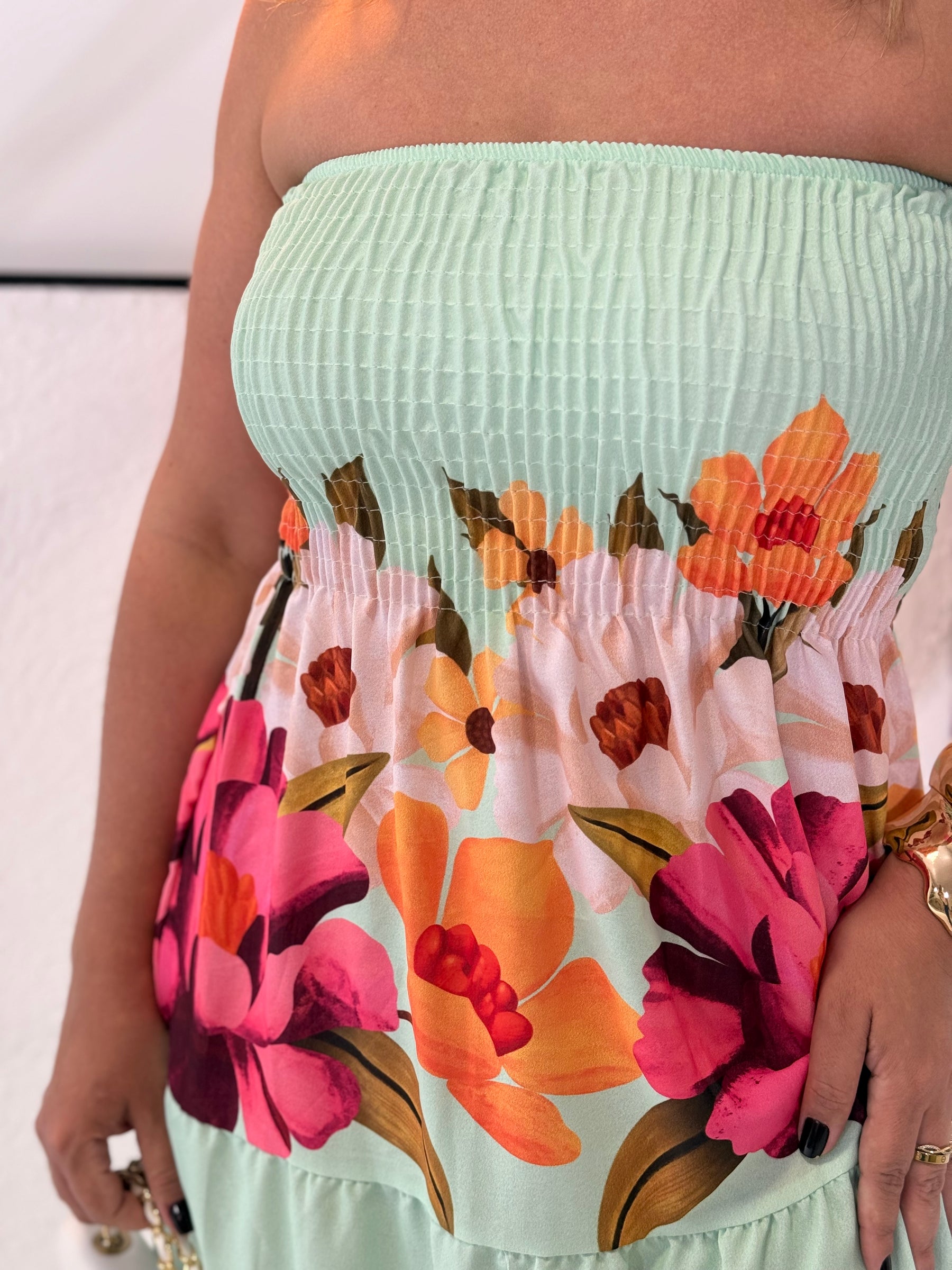 Vestido Longo Flora em Crepe de Seda - O Romance e a Leveza que Você Merece