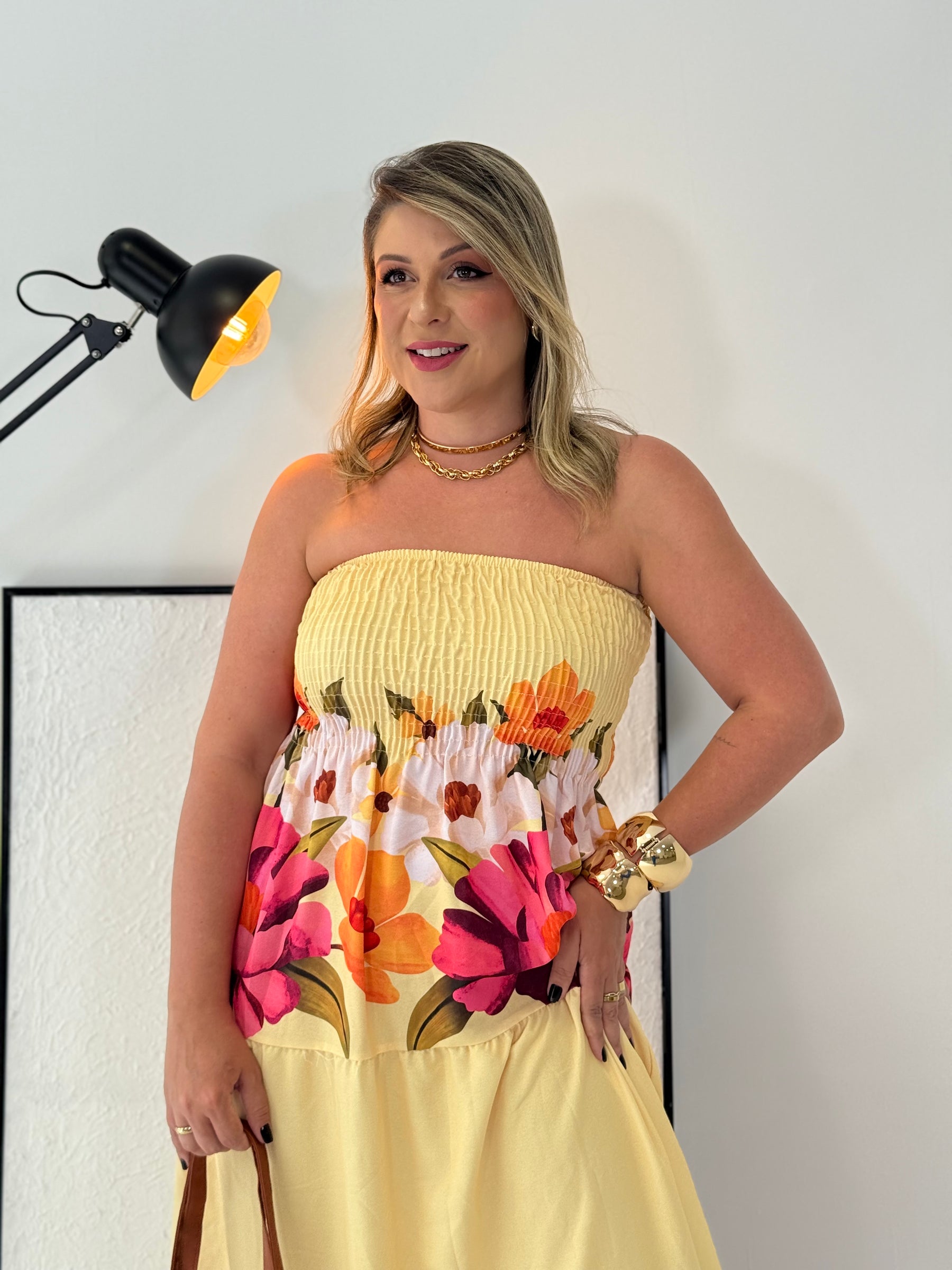 Vestido Longo Flora em Crepe de Seda - O Romance e a Leveza que Você Merece