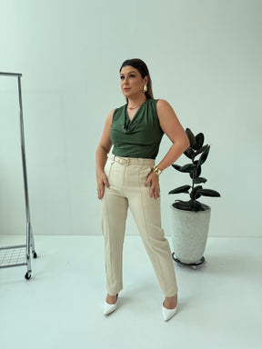 Blusa Roberta – Sofisticação e Conforto com Toque Contemporâneo