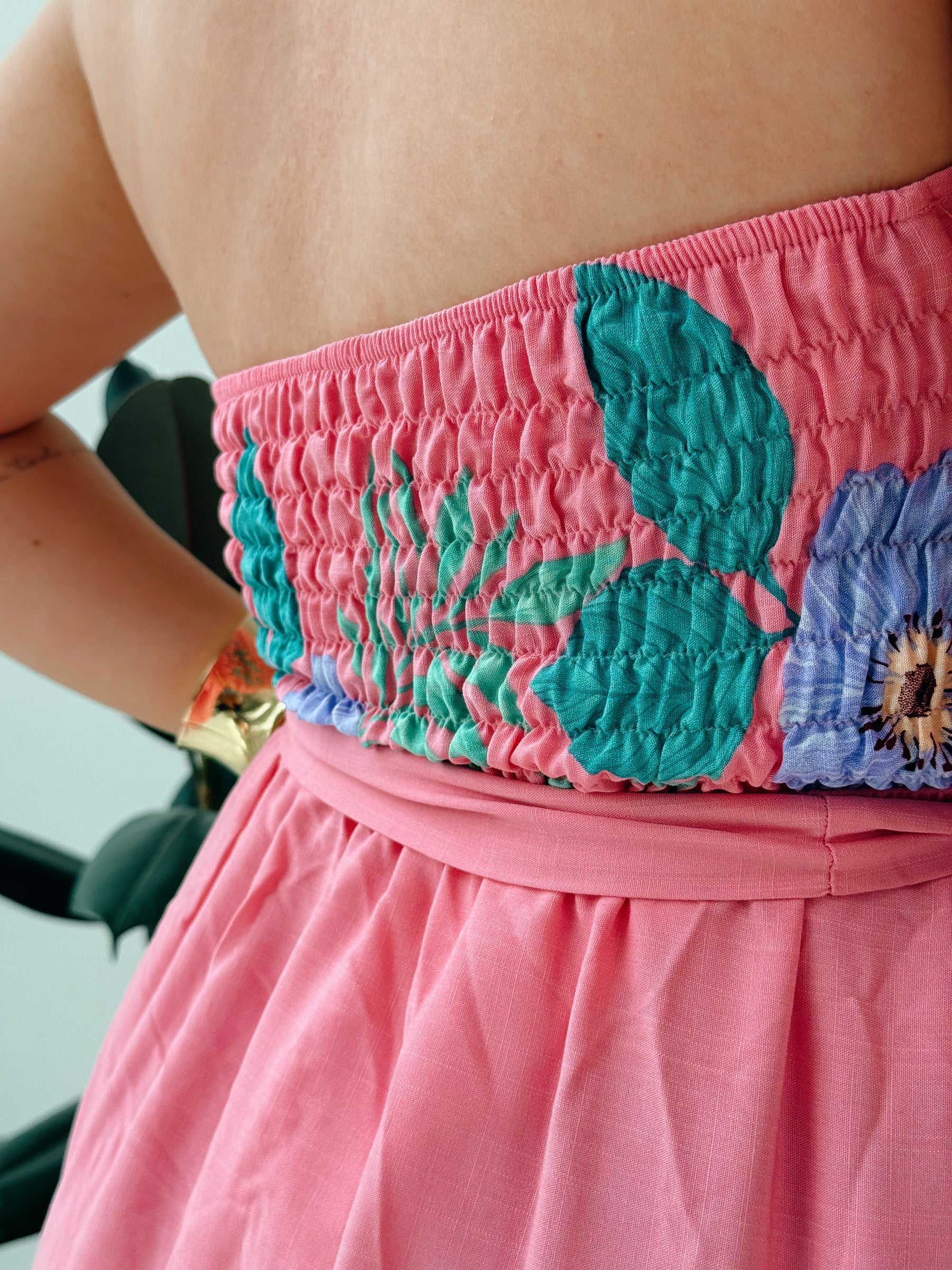 Vestido MIDI Laís Rosa – Leveza, Feminilidade e Elegância Natural