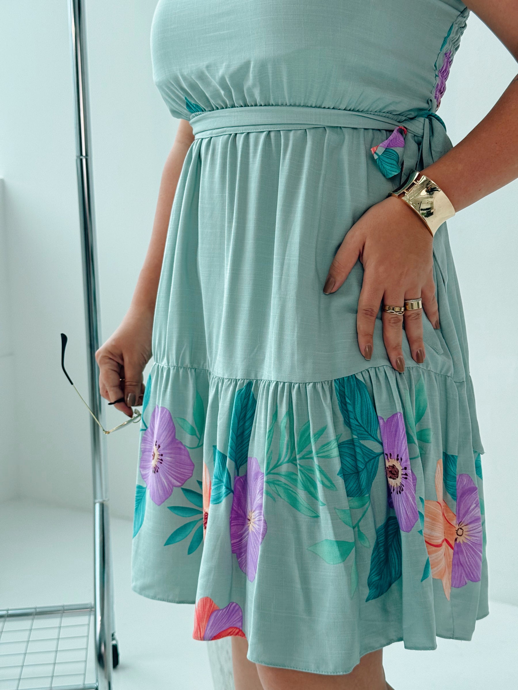 Vestido MIDI Laís Verde Água – Delicadeza e Frescor em um Só Look