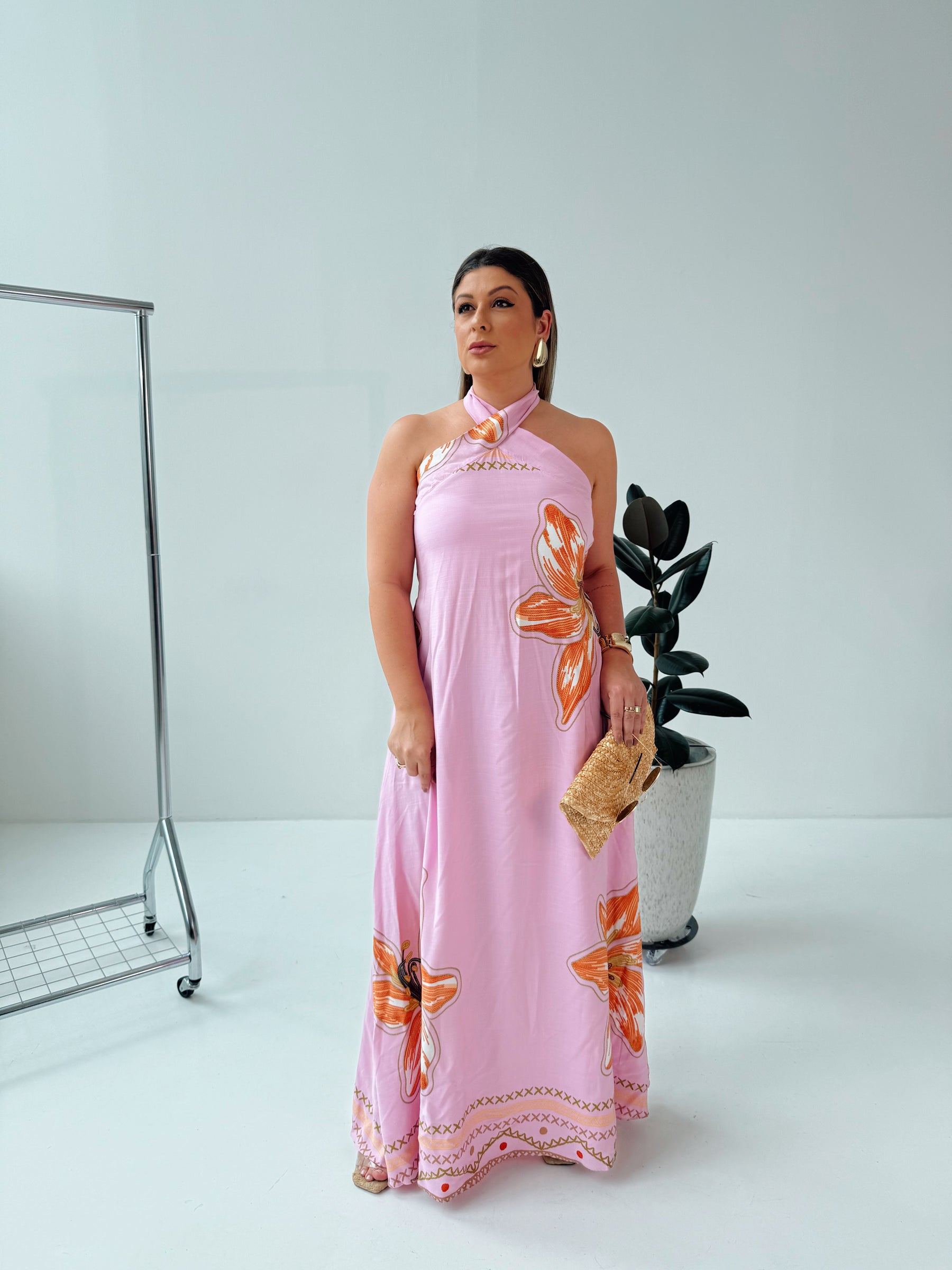 Vestido Laura – Elegância e Conforto em Tecido Leve de Viscose com Linho