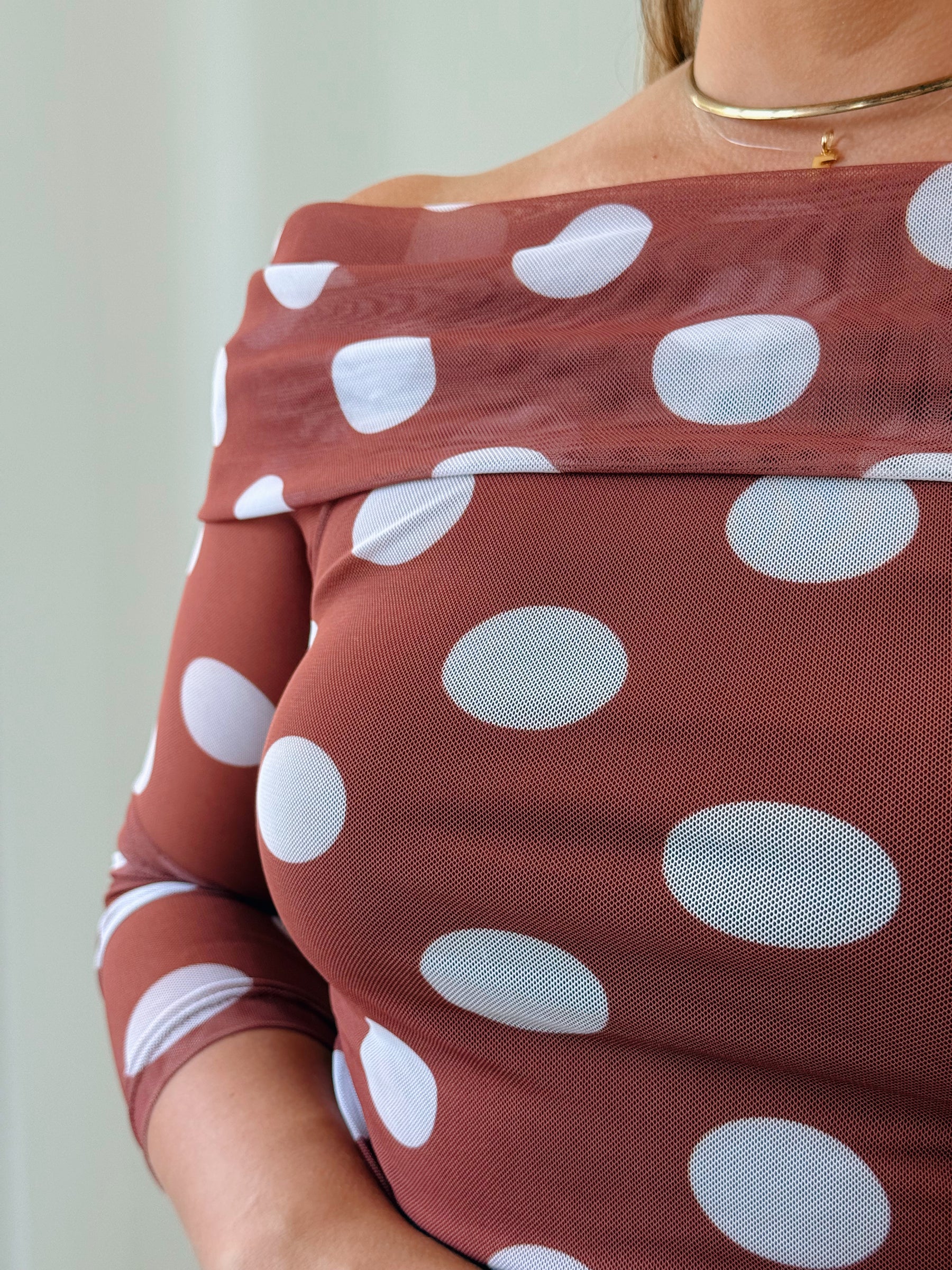 Vestido Camila – Leveza e Elegância em Tule com Transparência Delicada