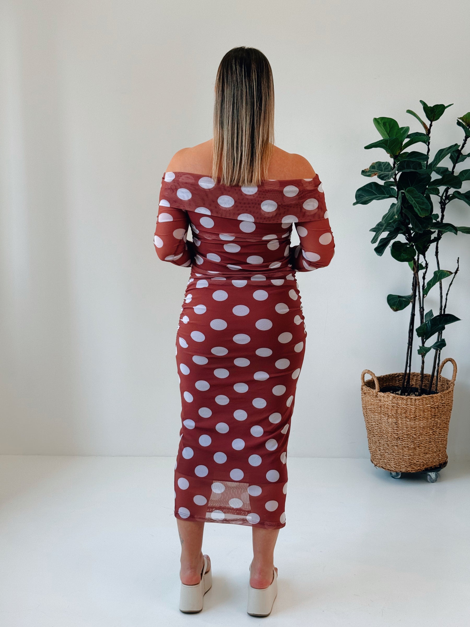 Vestido Camila – Leveza e Elegância em Tule com Transparência Delicada