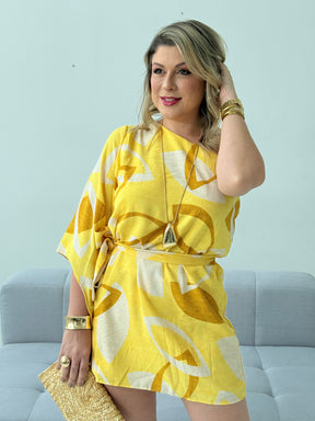 Macaquinho Aline Amarelo – Leveza, Conforto e Alegria em Cada Detalhe