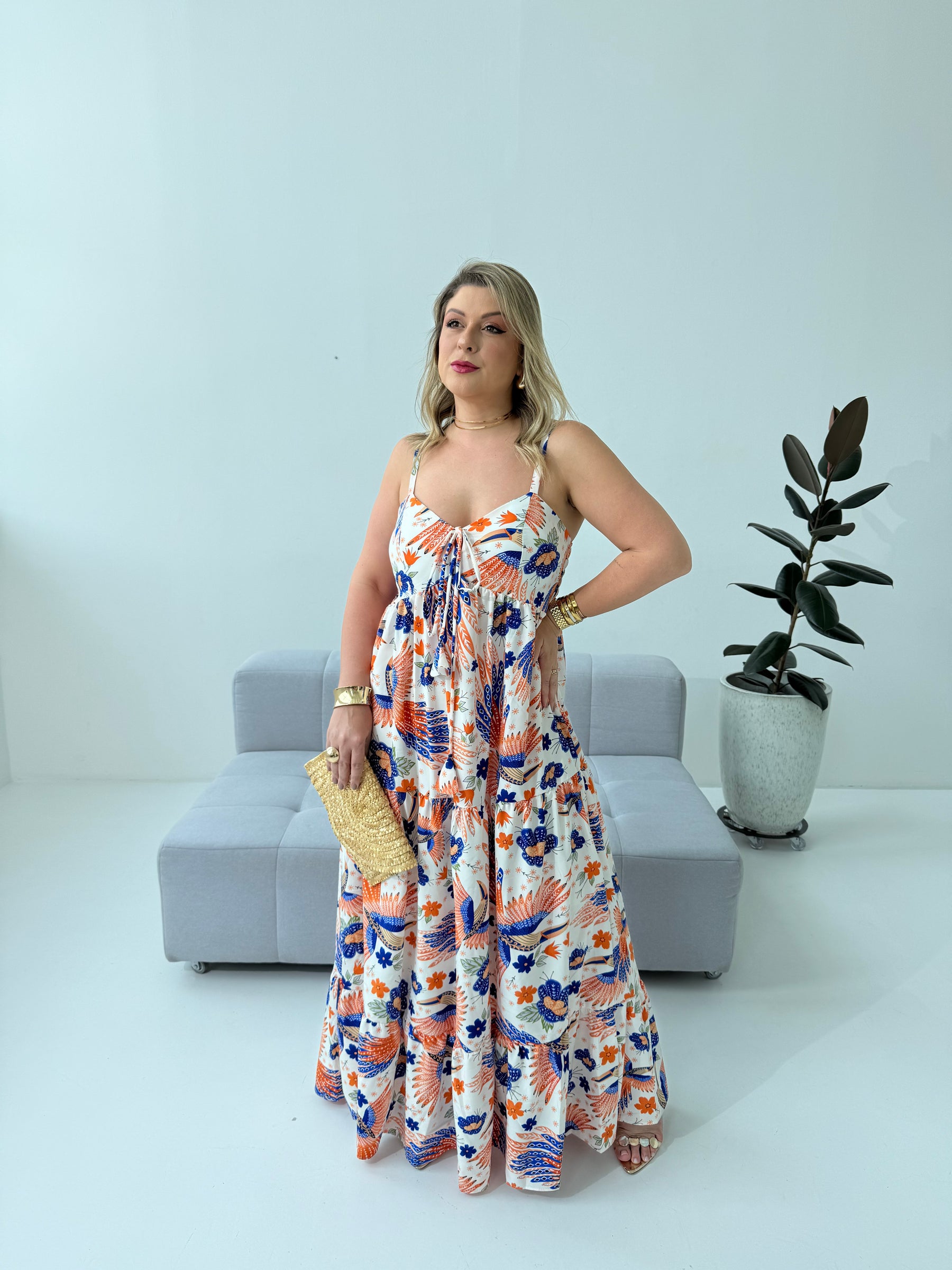 Vestido Flora – Elegância e Leveza em Crepe de Seda
