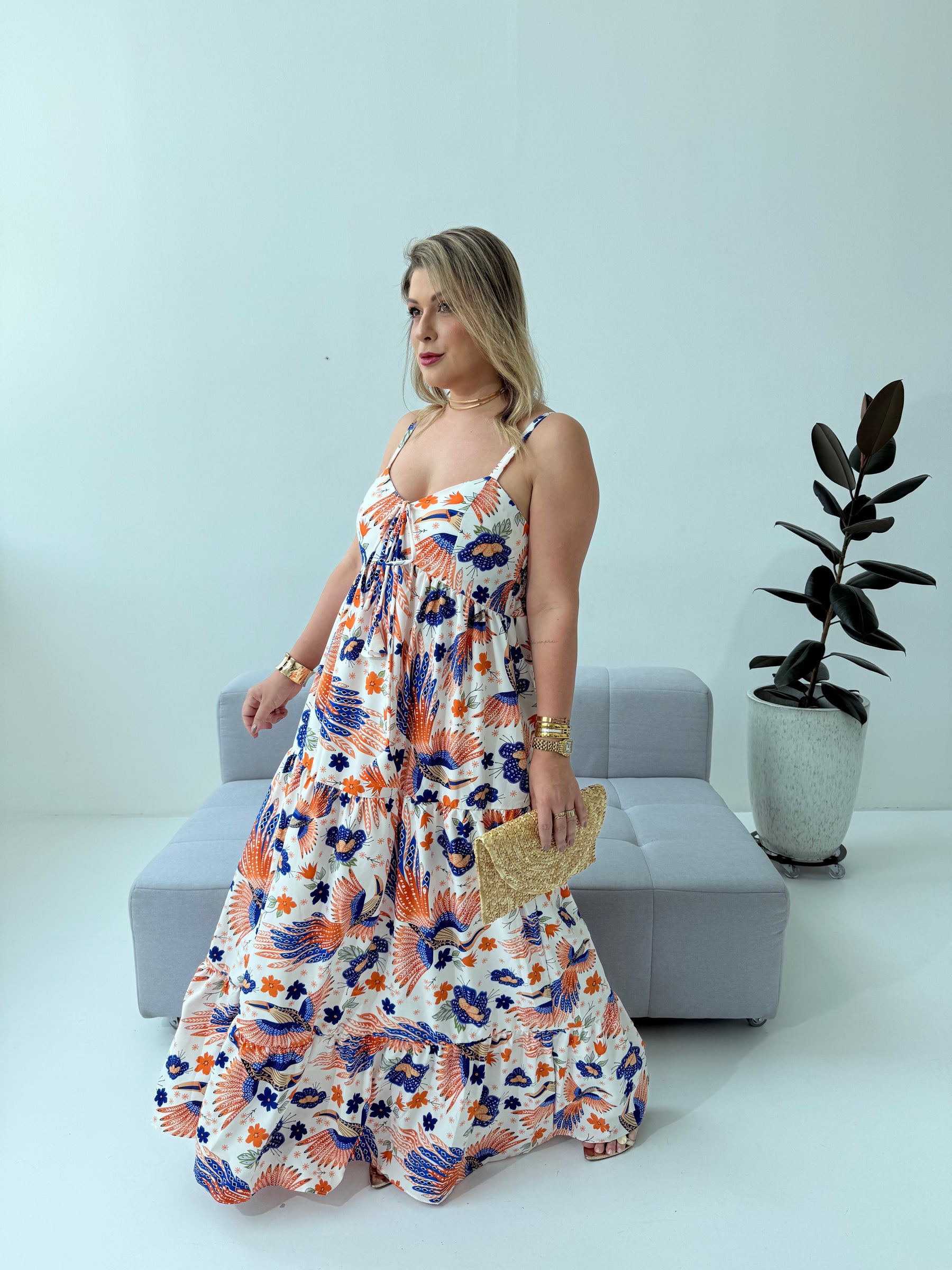 Vestido Flora – Elegância e Leveza em Crepe de Seda