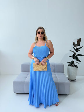 Vestido Plissado Larissa Azul – Leveza e Sofisticação com Movimento Natural