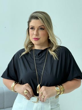 Blusa Morcego Preto – Elegância Atemporal e Conforto Sofisticado
